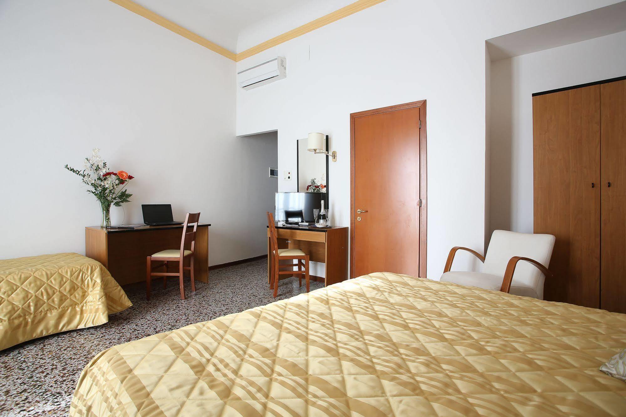Hotel Casa Del Lago Florence Extérieur photo